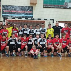 Si echipele de baieti se califica in Turneele Semifinale!