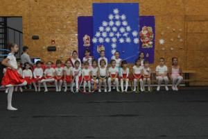 Serbarea de Craciun - Grupa Elena Luca - Sc.27