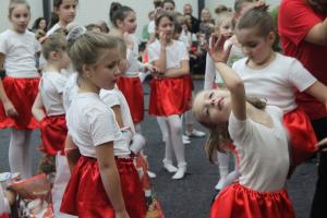 Serbarea de Craciun - Grupa Elena Luca - Sc.27