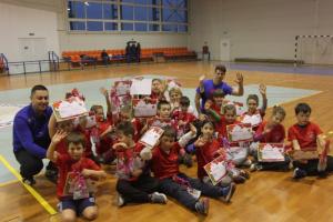 Mos Craciun a venit si la ...Handbal (Sc.11)