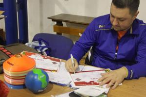 Mos Craciun a venit si la ...Handbal (Sc.11)